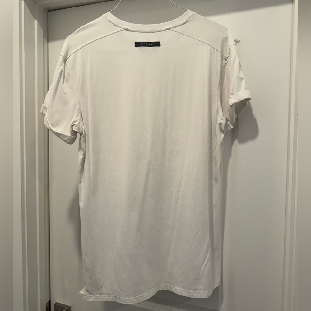 Alphalete Men’s Casual wear shirt - Picture 2 of 2